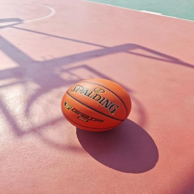 杨瀚森夏联首秀篮下处理球受关注未来上限引热议